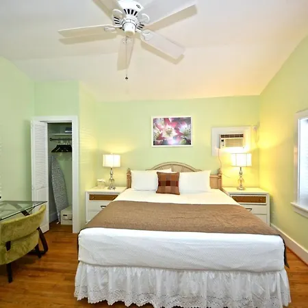 Banana'S Foster Guesthouse